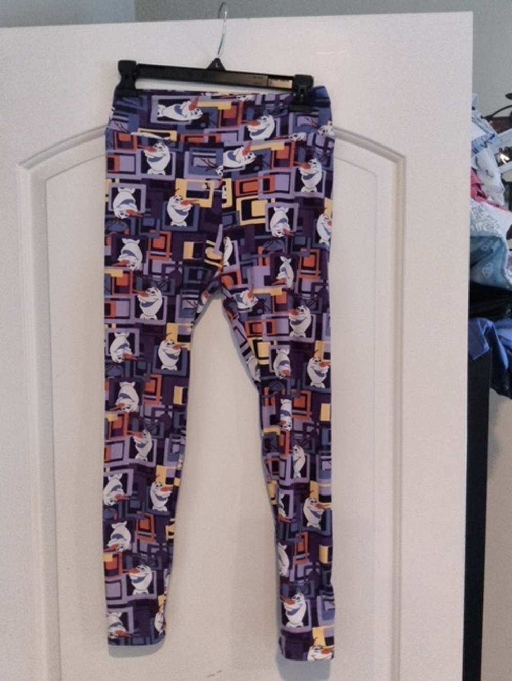 LuLaRoe Disney Purple Olaf Geometric Womes Leggings